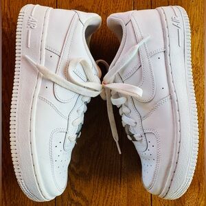Nike Air Force 1 LE Sneakers 5.5